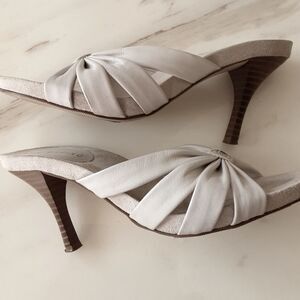 ANN MARINO Soft Suede Leather Open Toe Stack Heel Slide Sandals Sz. 6